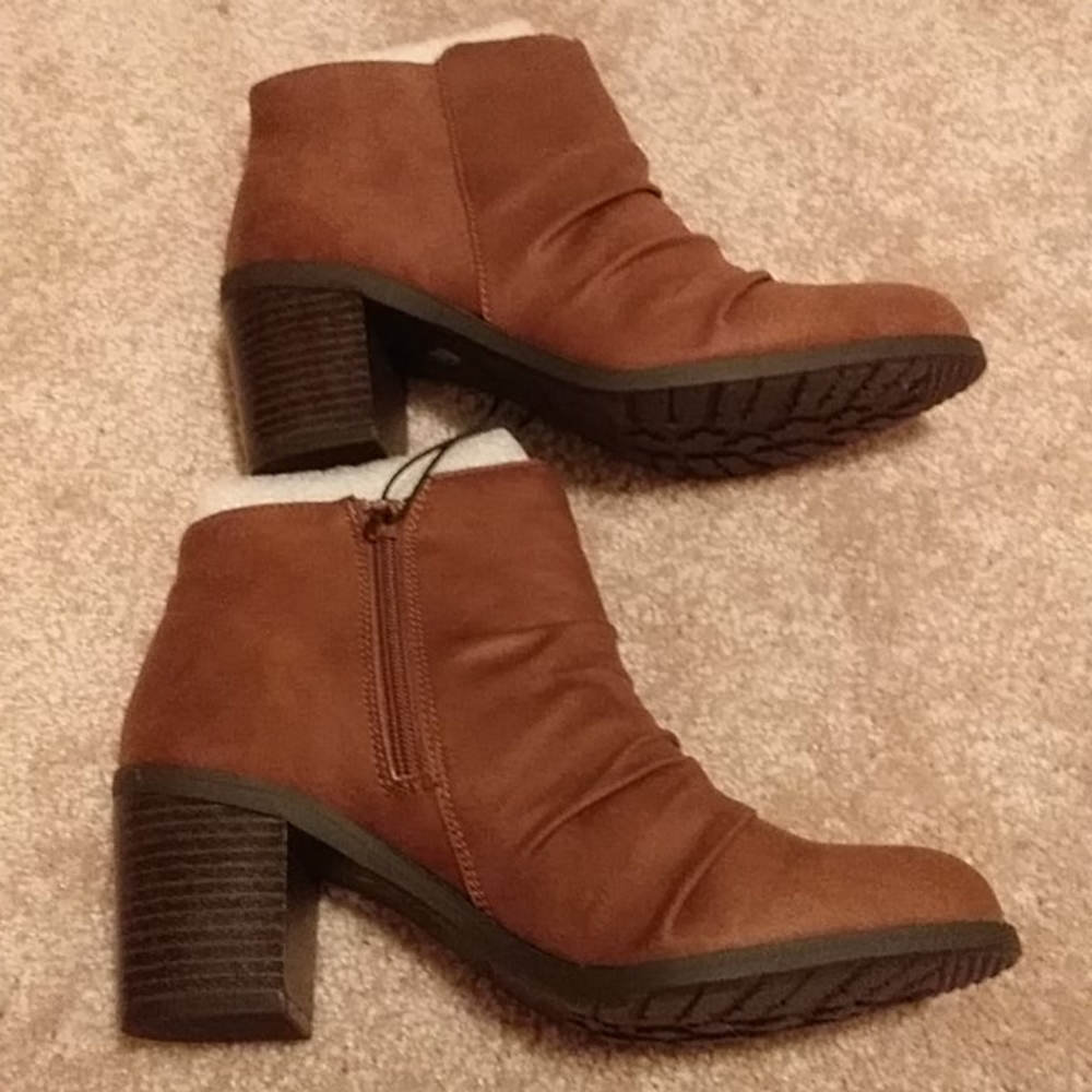 Shoe - Picture 6 of 8
